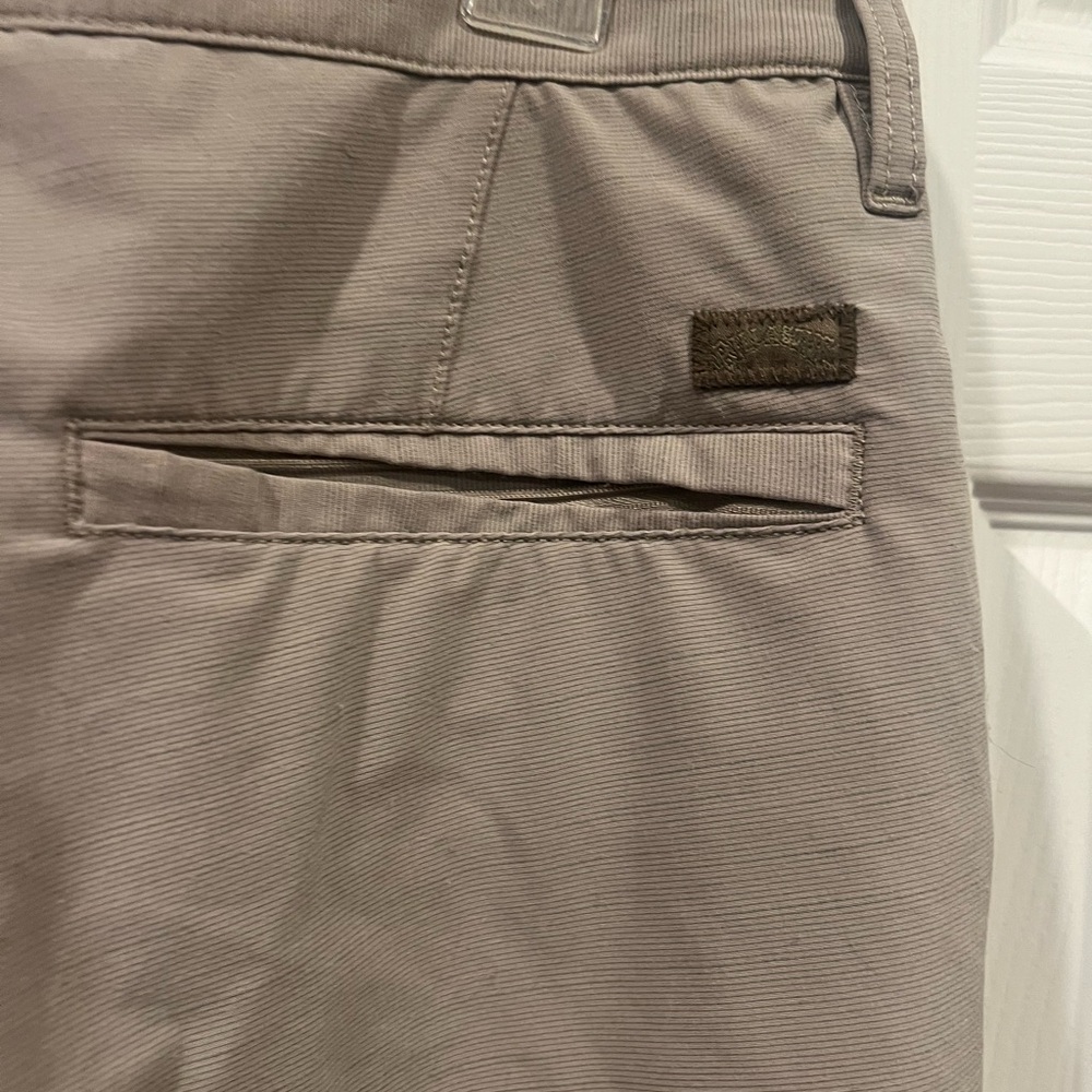 Billabong Light Tan Shorts - Picture 11 of 13
